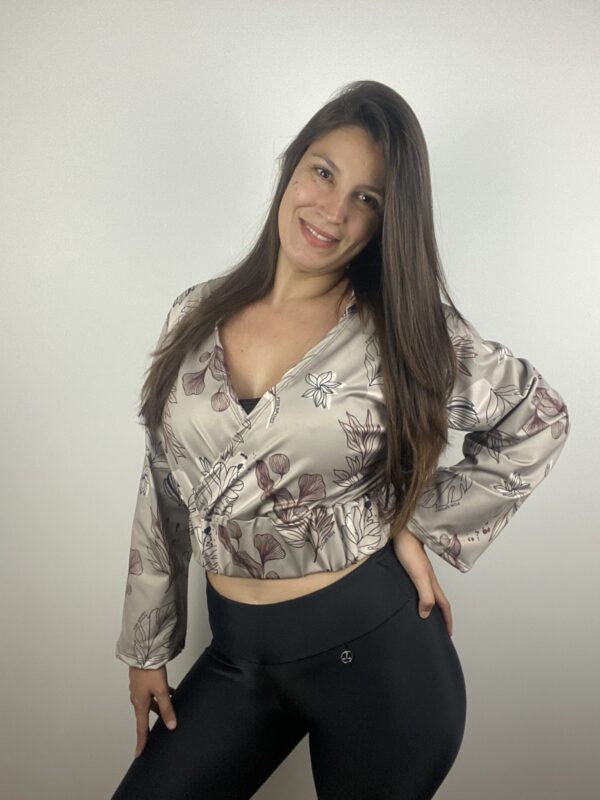 Buzo Crop Tani - Imagen 2