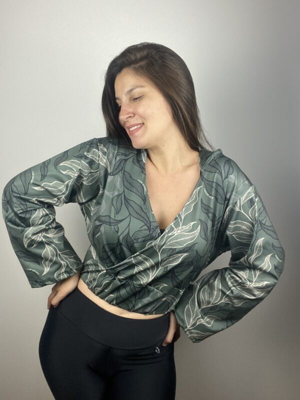 Buzo Crop Tani - Imagen 3