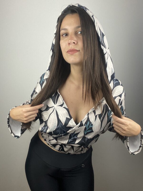 Buzo Crop Tani - Imagen 2